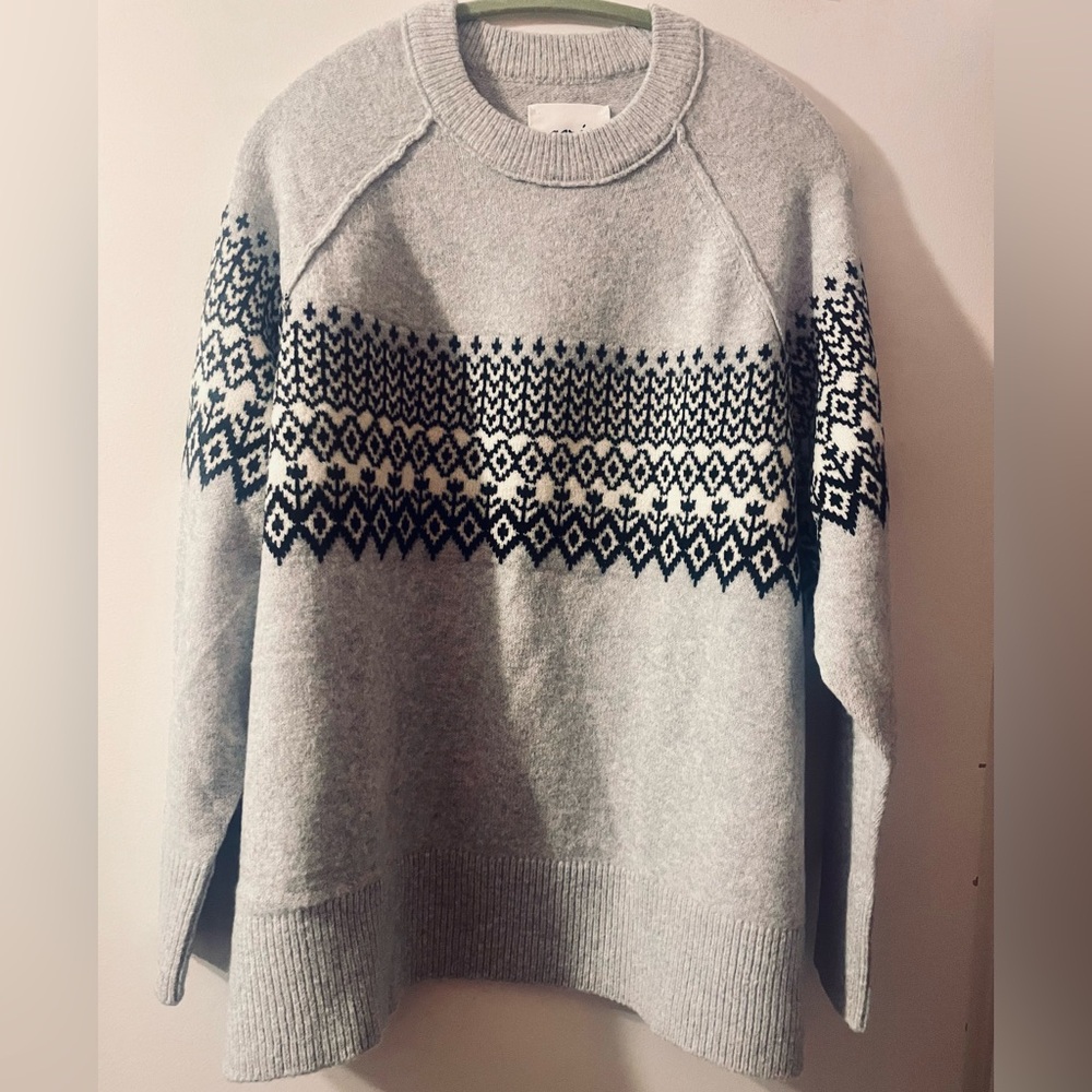 Aerie Gray and Black Patterned Crew Neck Sweater